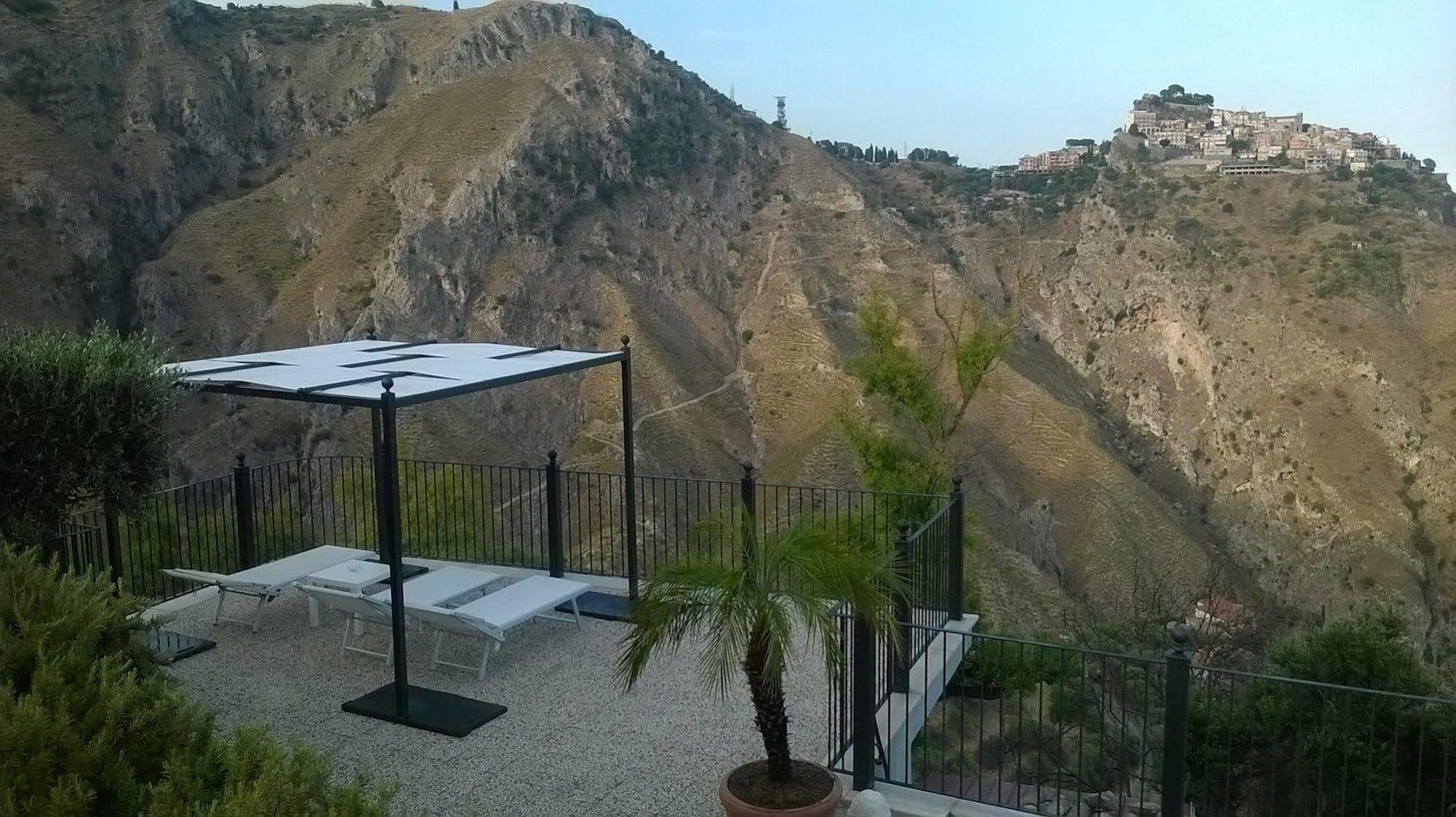Hotel Il Casale Di Caterina Taormina Exterior foto